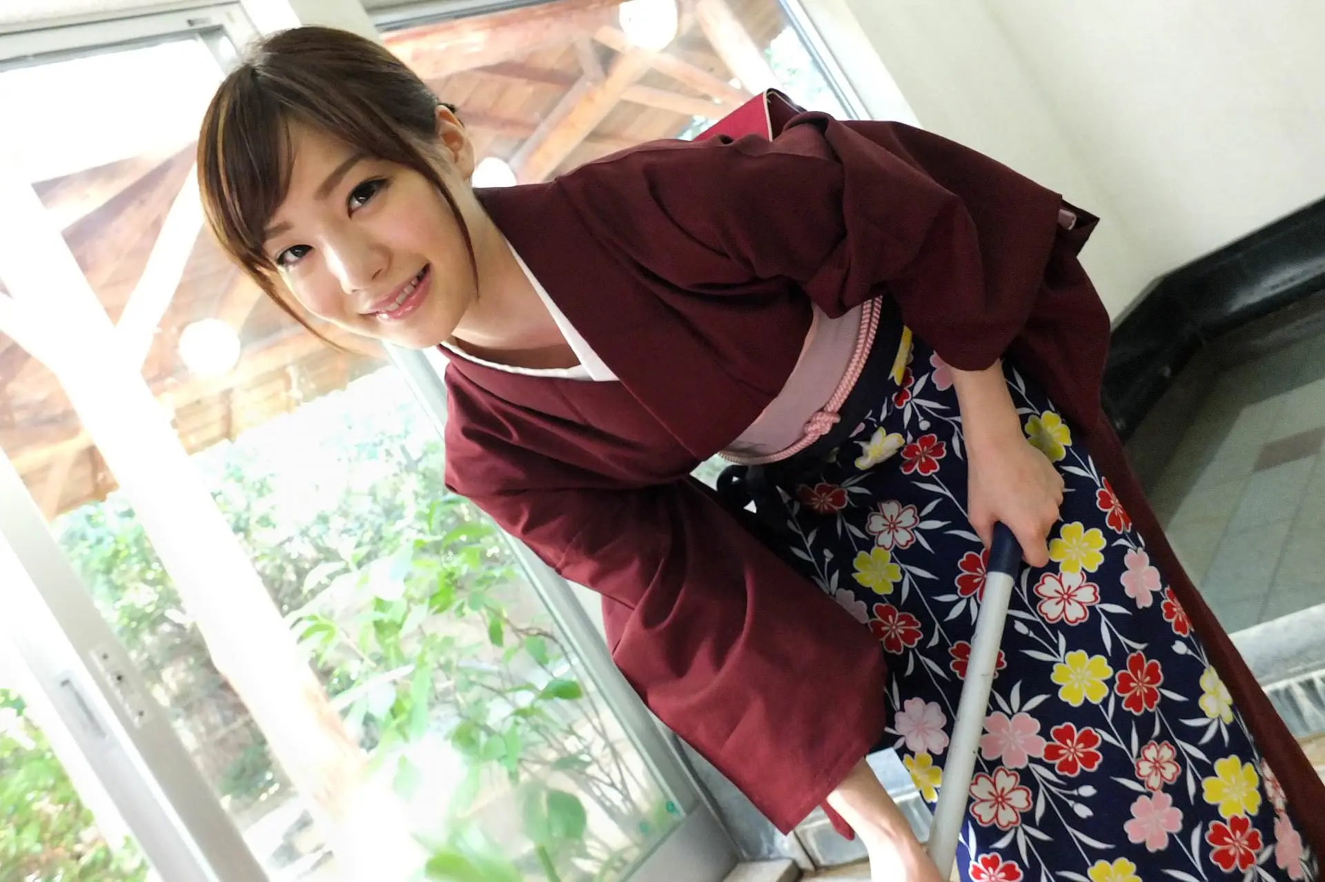 【動画あり】プレステージ専属女優 inおもてなしツーリスト！！ GGG-002 (13)