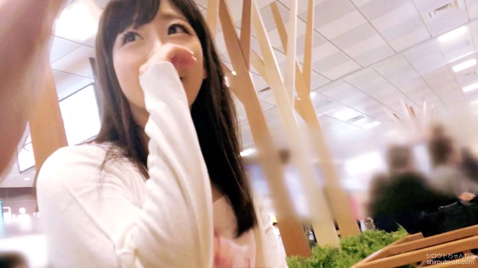 【動画あり】みおり 22歳 アイドル バスターミナルナンパ 03 in 新宿 チームH 200GANA-1063 シロウトTV (8)