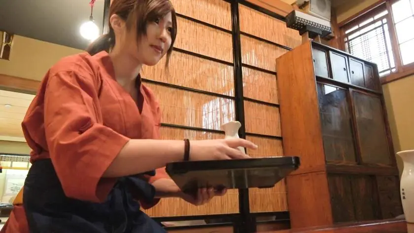 【動画あり】河合結衣ちゃん 19歳 Hがしたい料亭仲居 100%完全ガチ交渉！ プレステージプレミアム 300MIUM-035 シロウトTV (2)