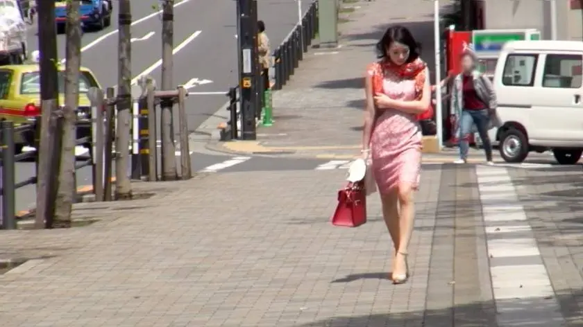 【動画あり】旦那の性癖を受け入れる奥様 徳永れいさん35歳 街行くセレブ人妻ナンパ プレステージプレミアム 300MIUM-078シロウトTV (4)