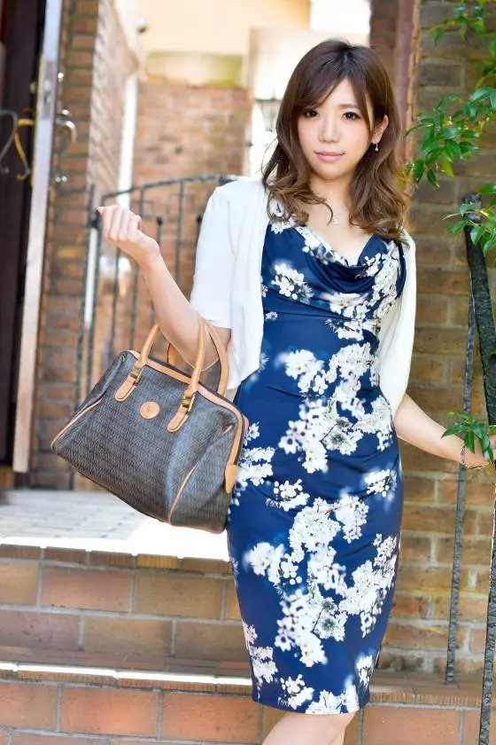 【動画あり】美波杏さん 33歳 ひっそり浮気に興味あり奥様 街行くセレブ人妻ナンパ プレステージプレミアム 300MIUM-076 シロウトTV (4)