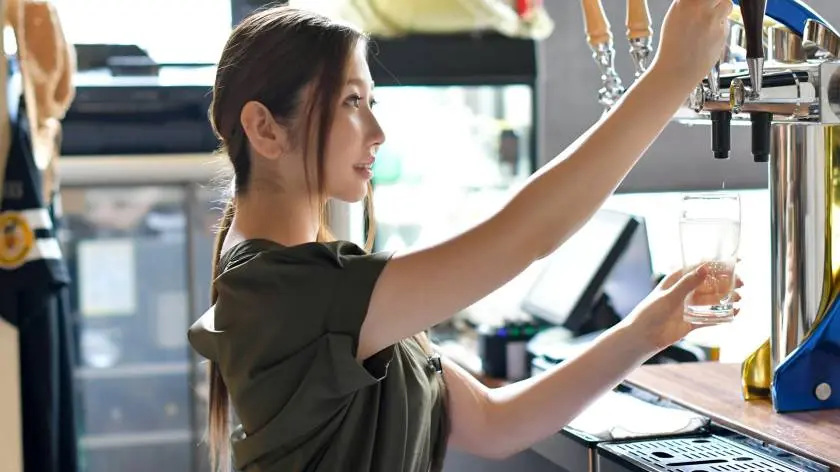 【動画あり】リカちゃん 20歳 もつ鍋屋店員 100%完全ガチ交渉！ プレステージプレミアム 300MIUM-094 シロウトTV (2)