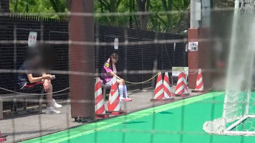 【動画あり】うらら 19歳 メイド喫茶アルバイト フットサルナンパ 03 in 代々木公園 ナンパTV 200GANA-1419 シロウトTV (1)