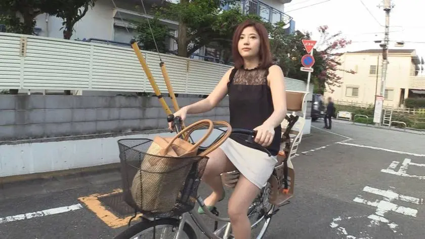 【動画あり】ママチャリ妻に人生相談！MAAN-san ゆみ プレステージプレミアム 300MAAN-061 (1)
