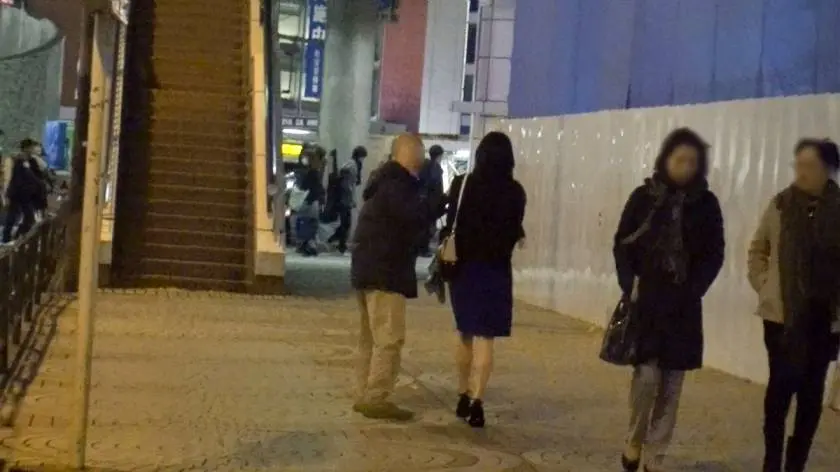 【動画あり】街行くセレブ人妻ナンパ ゆりか 33歳 ツンデレ系奥様 300MIUM-195 (1)