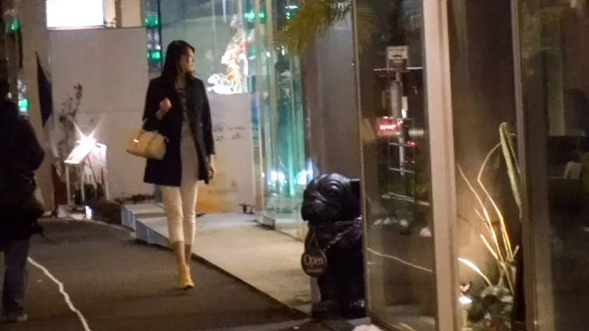 【動画あり】街行くセレブ人妻ナンパ celeb.65 さえさん 32歳 モデル系スレンダー奥様 300MIUM-209 (1)