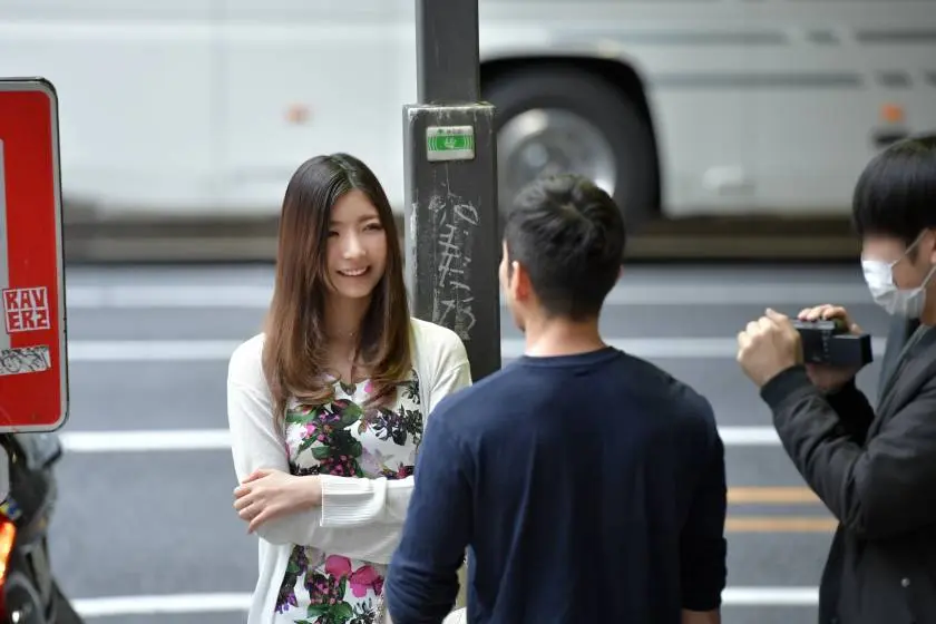 【動画あり】街行くセレブ人妻ナンパ celeb.66 一条さん 27歳 素直で一途なセレブ妻！ 300MIUM-232 (1)