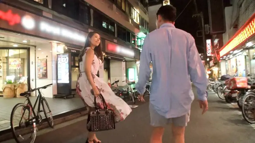 【動画あり】マジ軟派、初撮。 1122 美緒 46歳 輸入ワインの専門商社・役員 ナンパTV 200GANA-1805 (1)