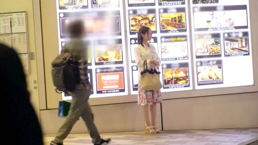 【動画あり】募集ちゃん ～求む。一般素人女性～ まい 22歳 カフェ店員 261ARA-304 (1)