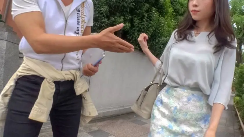 【動画あり】街行くセレブ人妻ナンパ ユイさん 26歳 夜の性活の不満を他人棒で解消する！見た目は清純！中身はどエロなセレブ妻！ 300MIUM-280 (1)