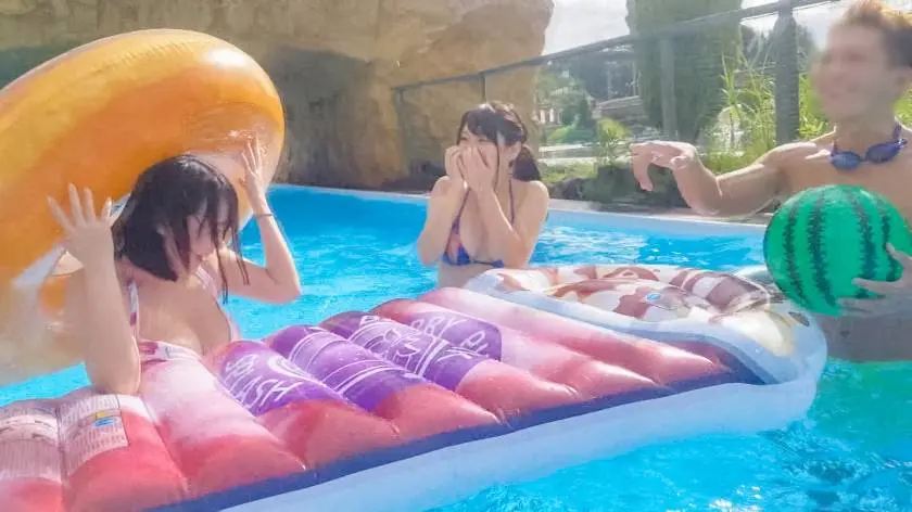 【動画あり】【リア充水着女子・プールナンパ！】栞里 19歳 大学1年生・メディア学部 ※コーヒー豆専門店でバイト/亜衣 19歳 大学1年生・メディア学部 ※コールセンターでバイト ナンパTV 200GANA-1808 (3)