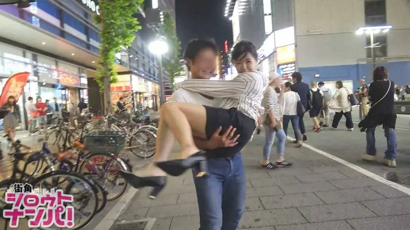 【動画あり】街角シロウトナンパ ゆりか 23歳 ガールズバー店員 300MAAN-255 (2)