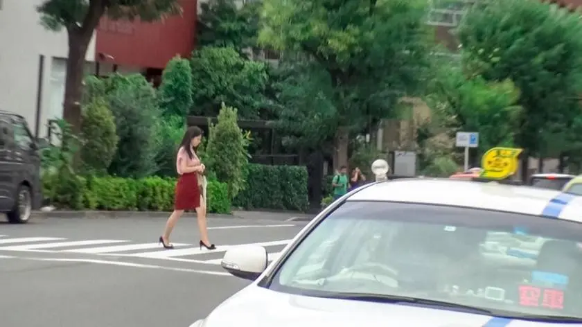 【動画あり】街行くセレブ人妻ナンパ さくら 28歳 清楚系奥様 300MIUM-333 (1)