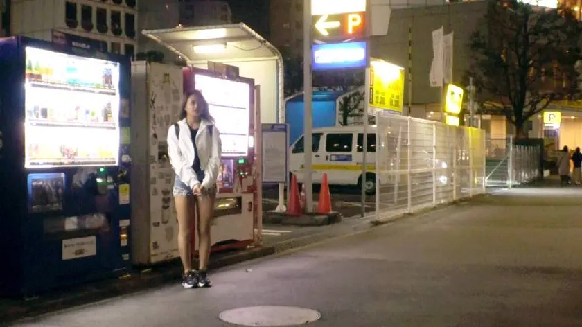 【動画あり】募集ちゃん ～求む。一般素人女性～ かほ 20歳 ラーメン屋(アルバイト) 261ARA-381 (1)