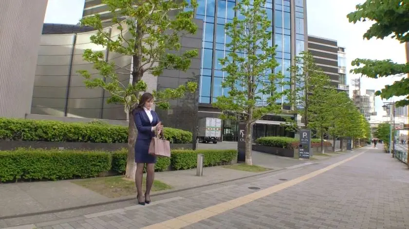 【動画あり】募集ちゃん ～求む。一般素人女性～ ももか 25歳 人材派遣会社(営業部) 261ARA-390 (1)