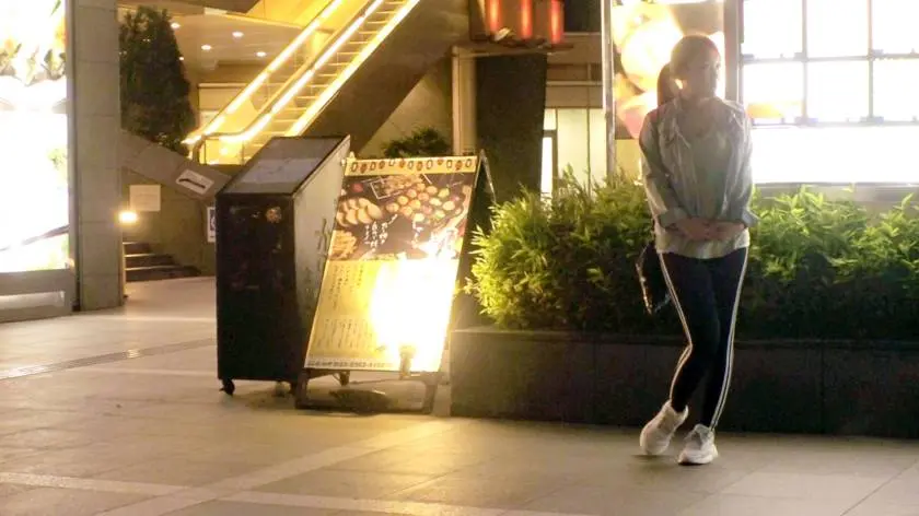 【動画あり】募集ちゃん ～求む。一般素人女性～ あいり 23歳 スポーツ店勤務 261ARA-400 (1)