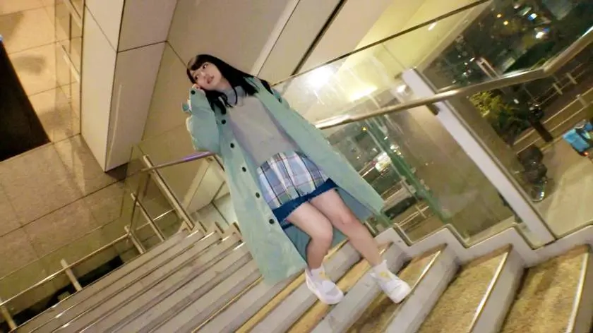【動画あり】募集ちゃん ～求む。一般素人女性～ ひかる 20歳 大学生(飲食店アルバイト) 261ARA-427 (1)