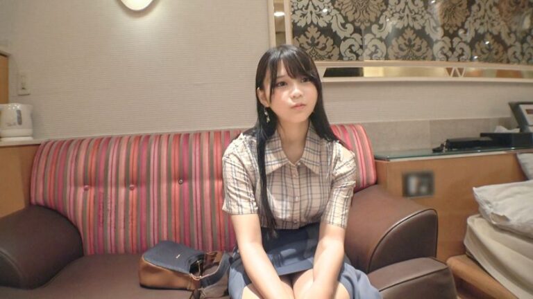 ゆうあ 20歳 ふくろうカフェの店員 【初撮り】ネットでAV応募→AV体験撮影 SIRO-5602